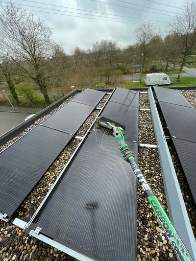 Zonnepanelen reinigen